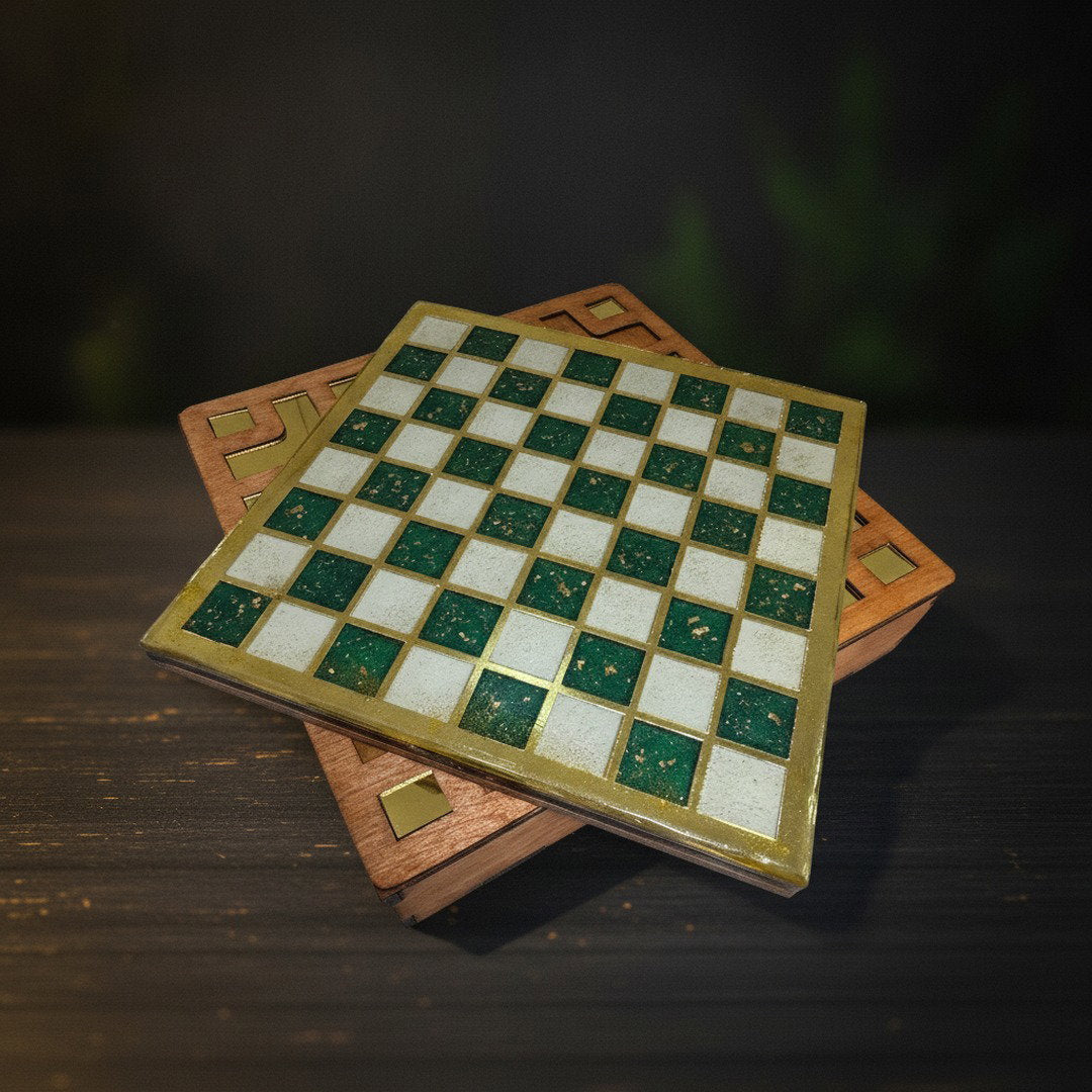 LUXURY GREEN GOLD CHESS SET