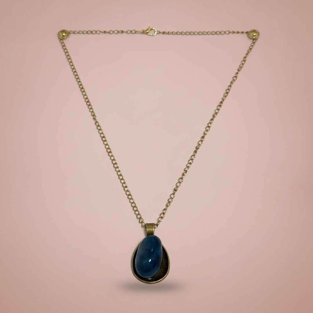 TEARDROP SHAPED RAINBOW QUARTZ Necklace (BLUE)