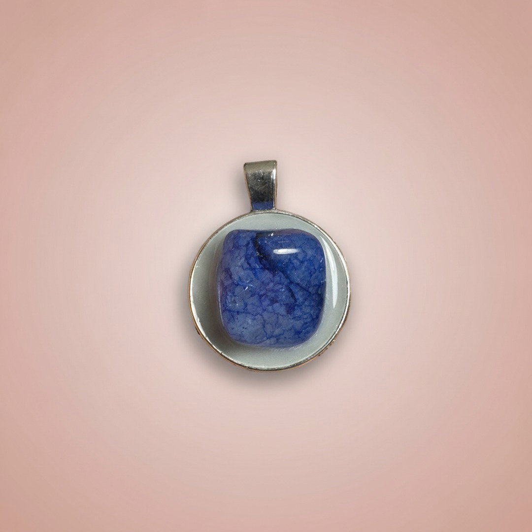 ROUND SHAPED RAINBOW QUARTZ Necklace (BLUE)