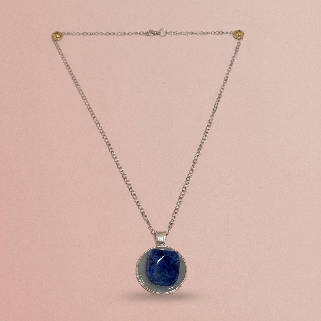 ROUND SHAPED RAINBOW QUARTZ Necklace (BLUE)