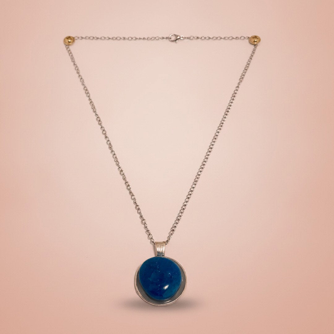 ROUND SHAPED RAINBOW QUARTZ Necklace (BLUE)