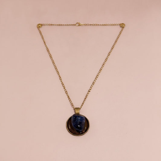 ROUND SHAPED RAINBOW QUARTZ Necklace