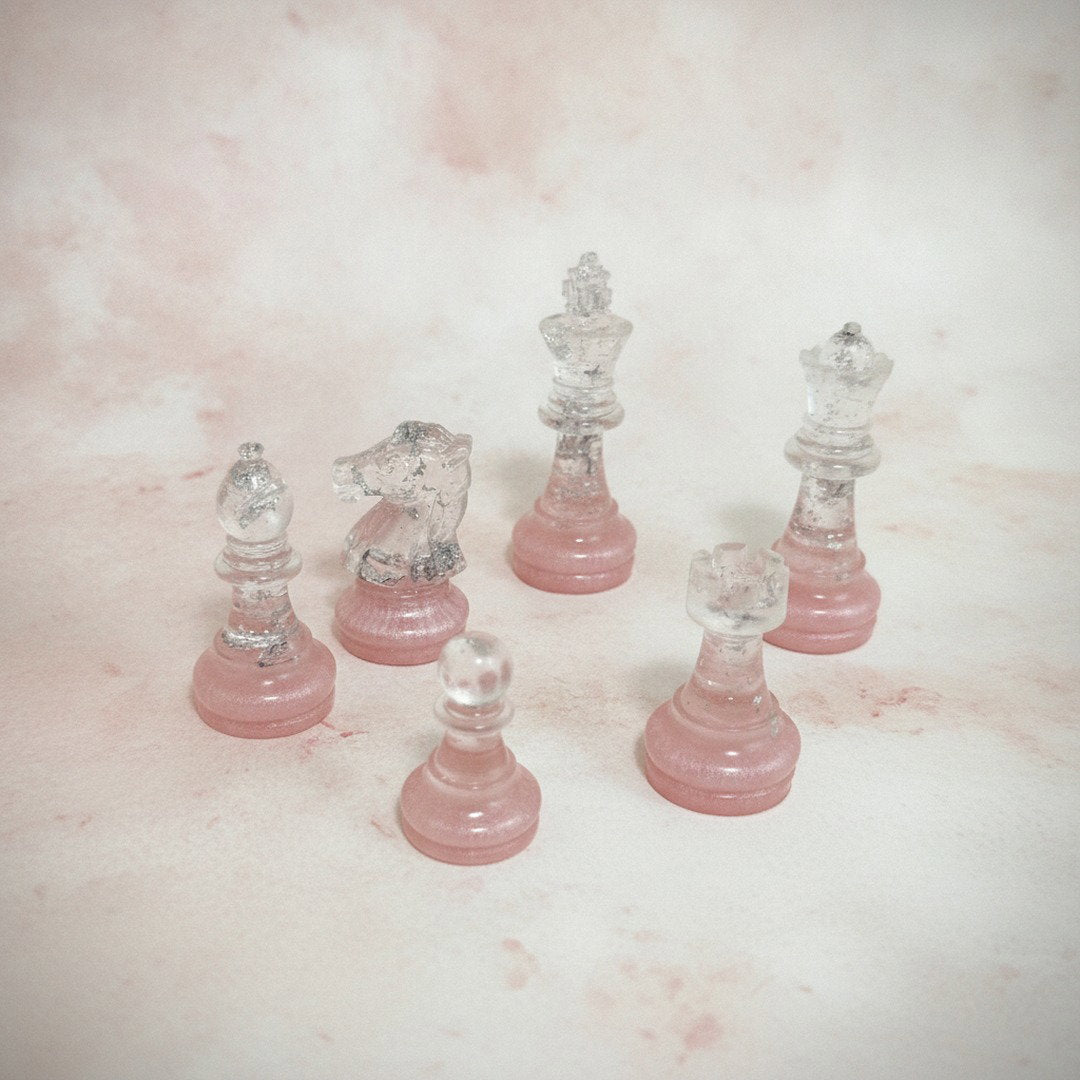 LUXURY PINK CHESS SET